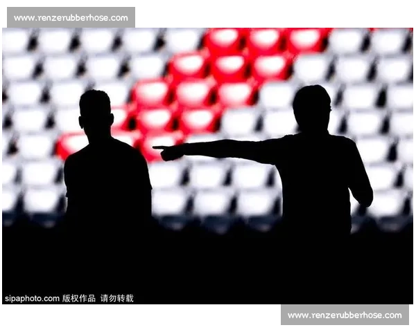 国米锋线新星伤缺世俱杯!皮奥肌肉疲劳无缘战巴西劲旅,弗拉泰西单独训练引战术猜想 国米锋线新星伤缺世俱杯!皮奥肌肉疲劳无缘战巴西劲旅,弗拉泰西单独训练引战术猜想