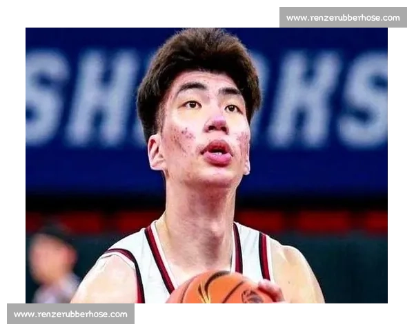 2 米 23 余嘉豪爆发！西乙轰 12+4 破低迷，放弃 600 万太值