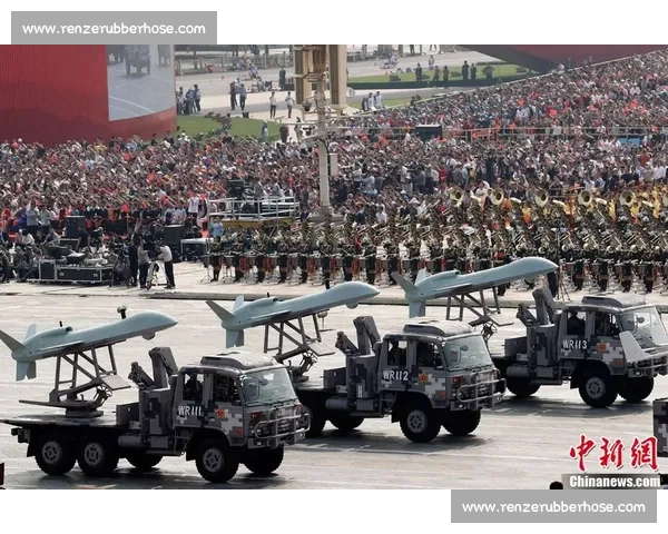 从 “奇男子” 到 “白发引路人”：楼丝线下见李飞的情感变迁