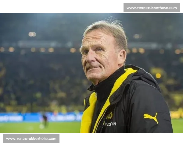 科瓦奇斥阿德耶米摔瓶：团队面前情绪需克制